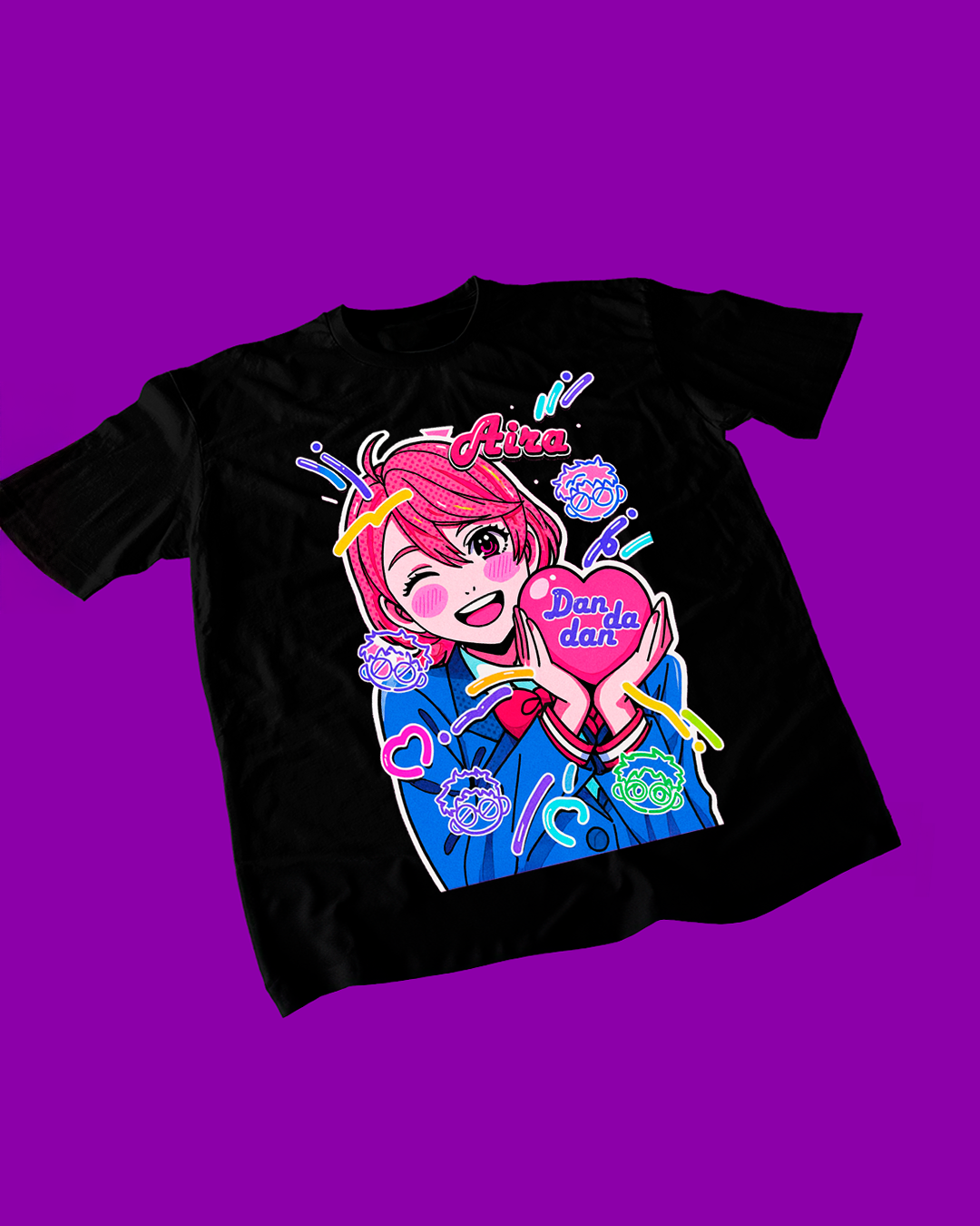 Polera negra Dandadan con diseño de Aira Shiratori