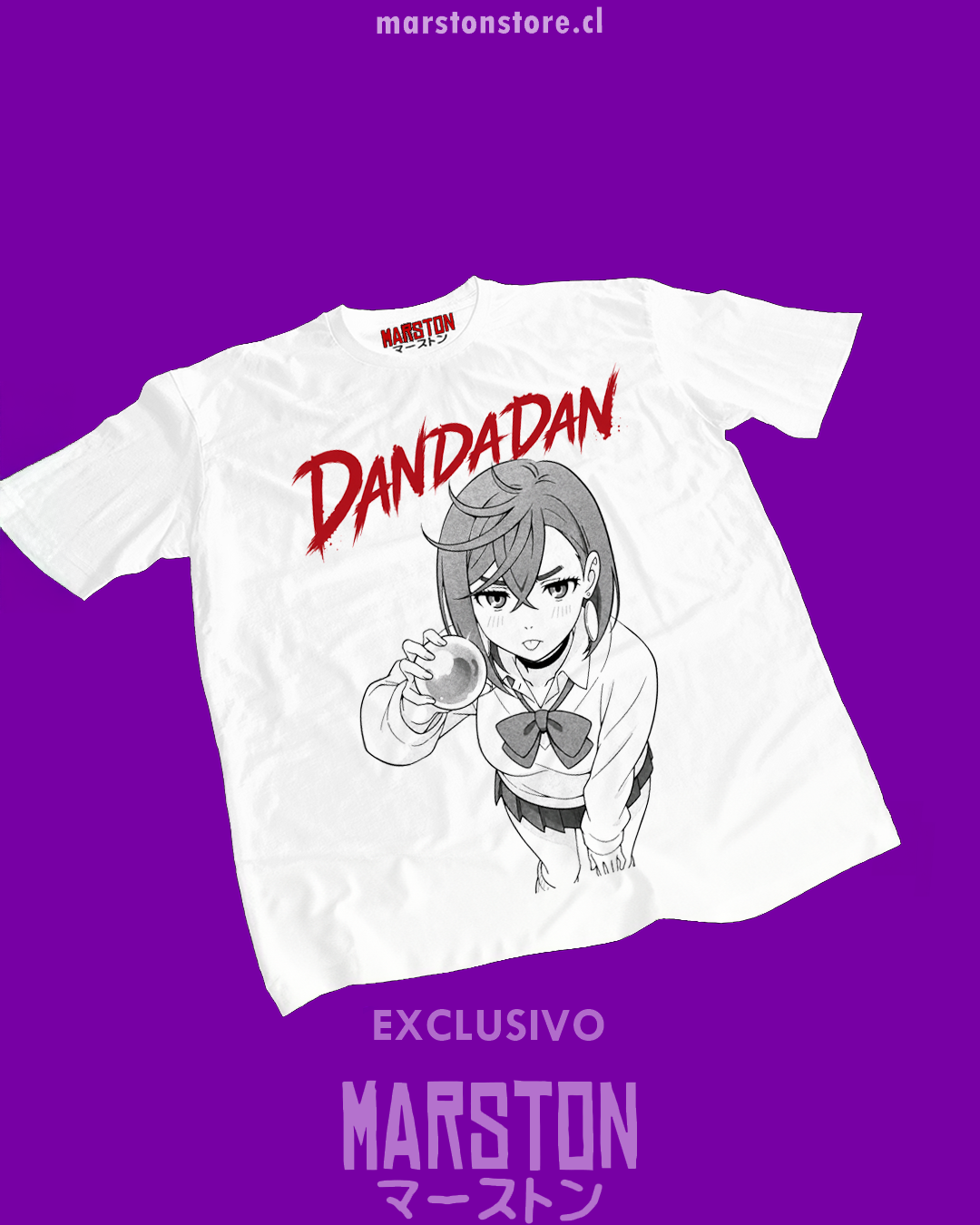 Polera blanca Dandadan con diseño de Momo Ayase