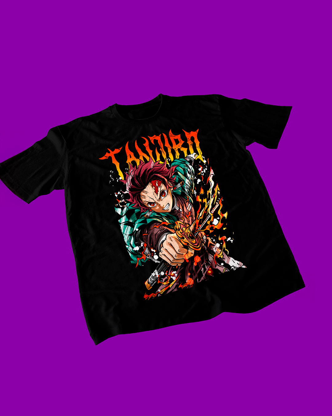 Polera negra Kimetsu no Yaiba Demon Slayer con diseño de Tanjiro Kamado