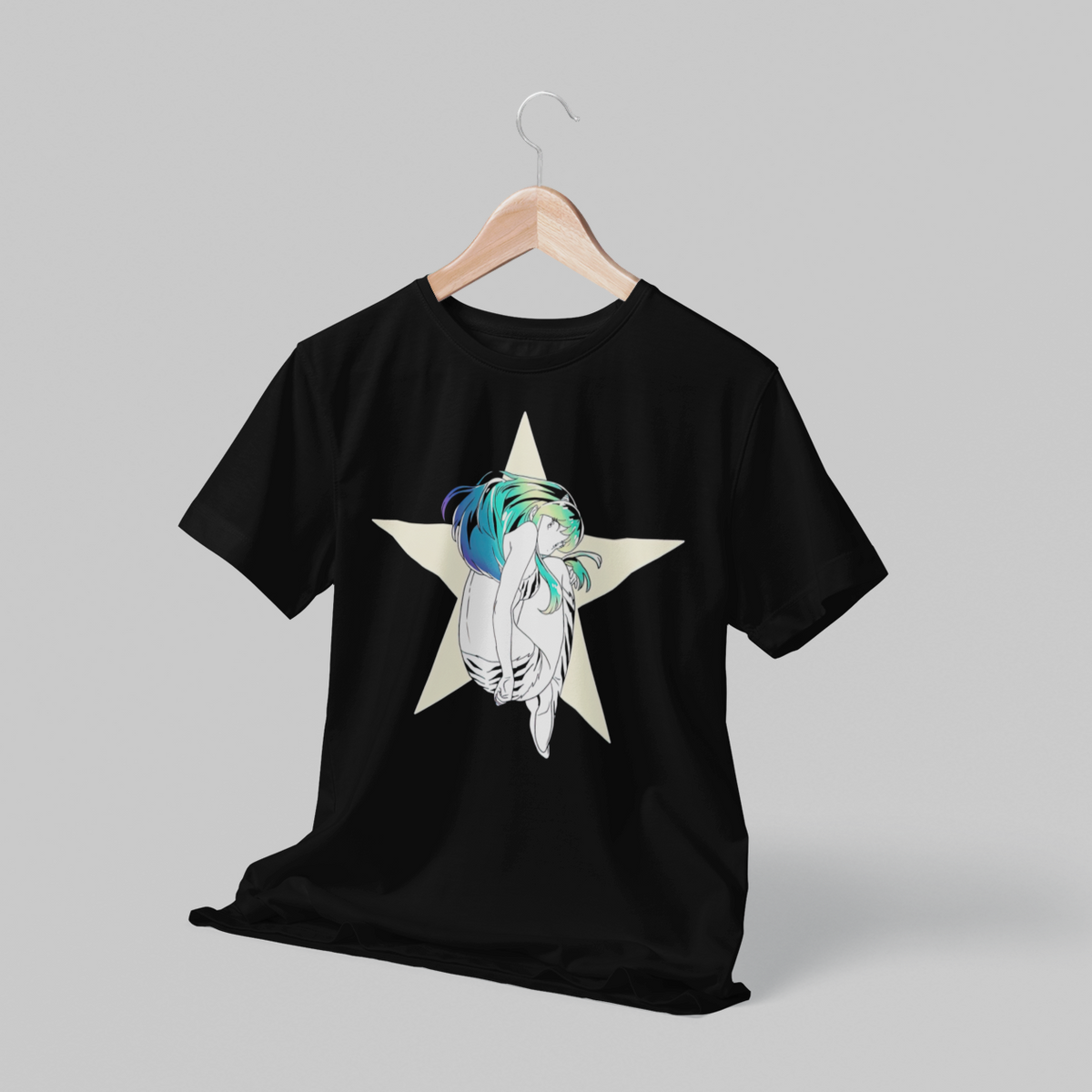 Polera negra de Urusei Yatsura con Lum Invader
