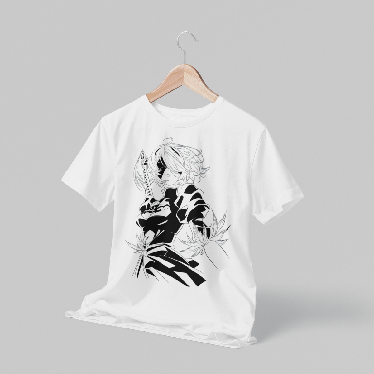 Polera blanca NieR: Automata con diseño de 2B