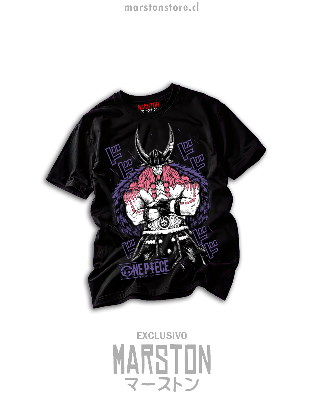 Polera negra de One Piece con Loki de Elbaf, cabello rosado, casco con cuernos y capa morada
