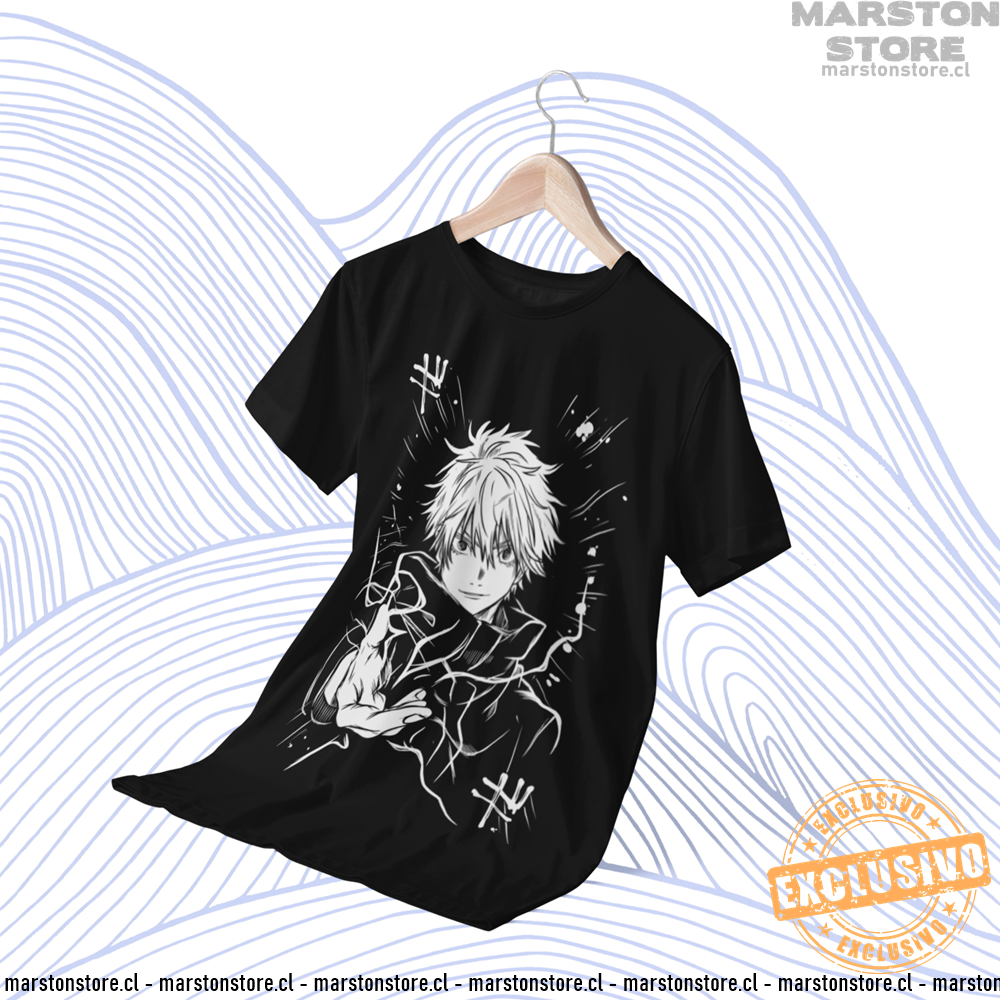 Polera negra Jujutsu Kaisen con diseño de Satoru Gojo