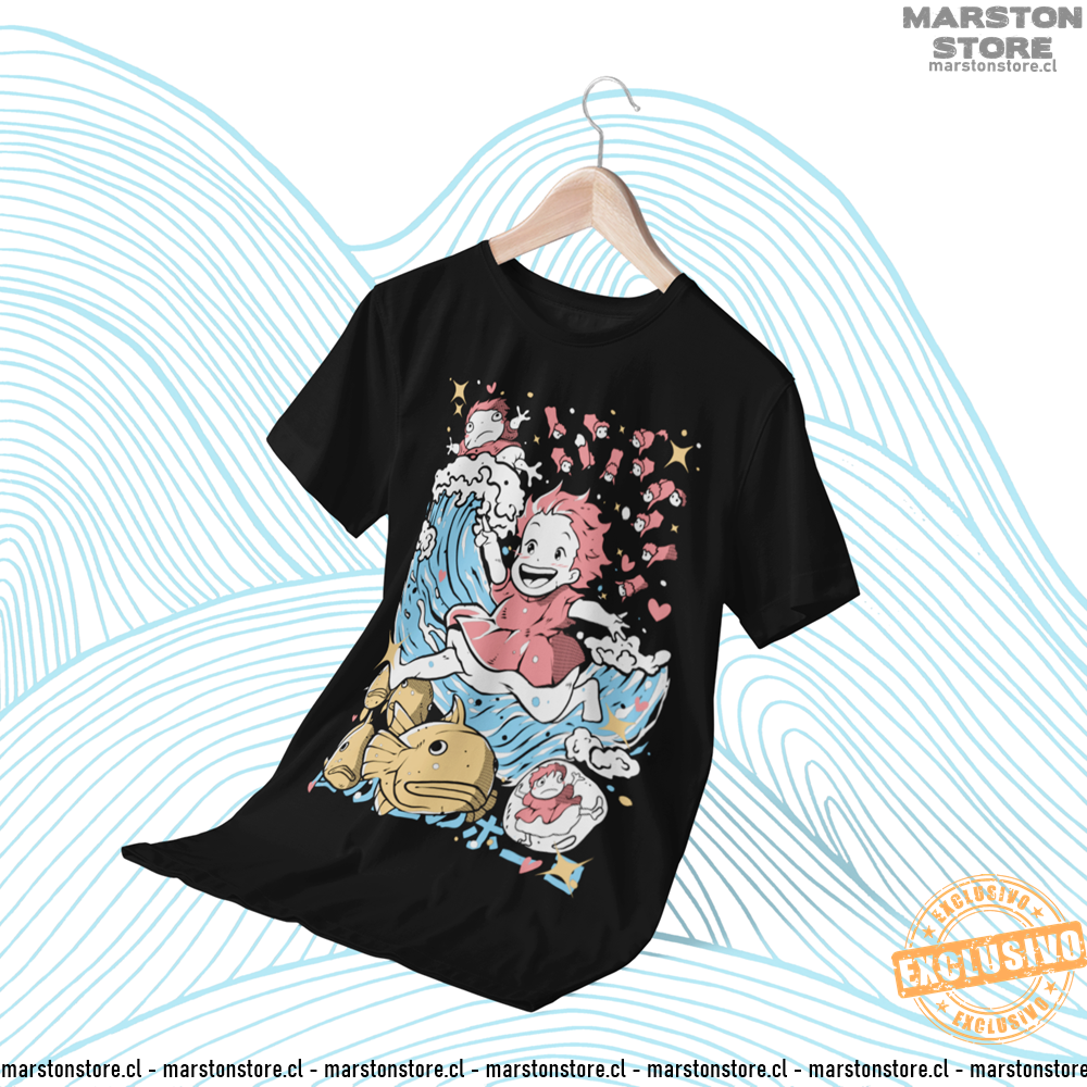 Polera negra de Studio Ghibli con diseño de Ponyo