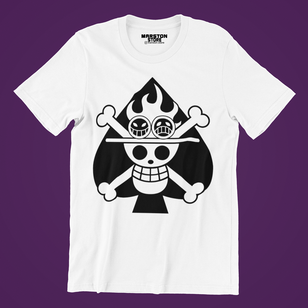 Polera blanca One Piece con diseño inspirado en el anime