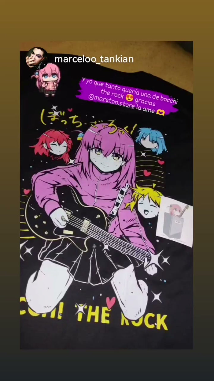 Foto real de cliente - Polera Bocchi the Rock! - Hitori Gotoh
