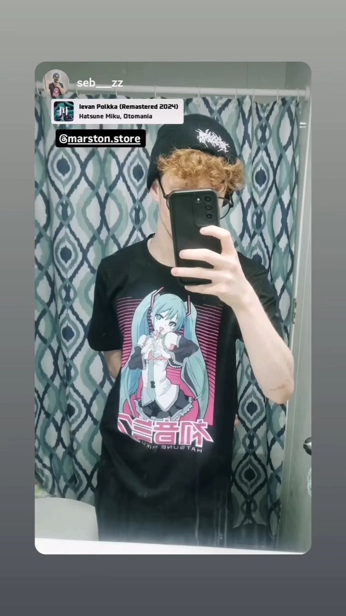 Foto real de cliente - Polera Hatsune Miku