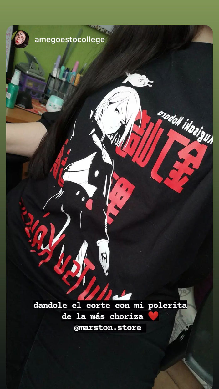 Foto real de cliente - Polera Jujutsu Kaisen - Nobara Kugisaki