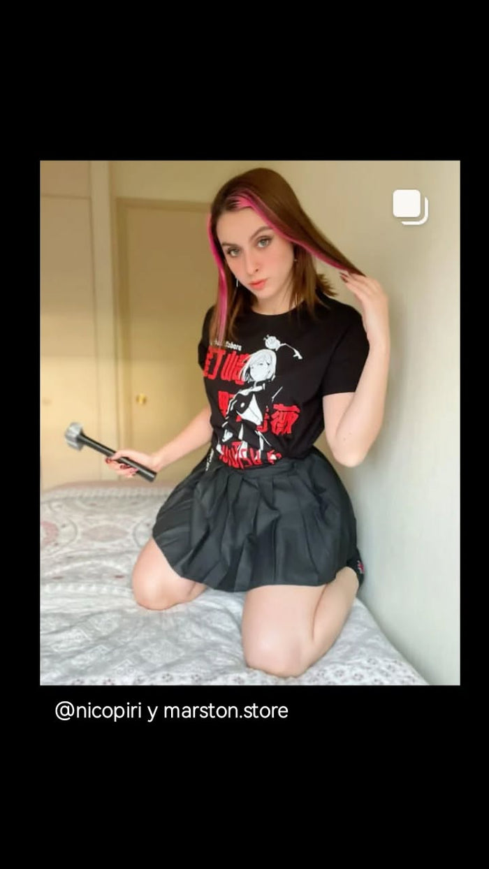 Foto real de cliente - Polera Jujutsu Kaisen - Nobara Kugisaki