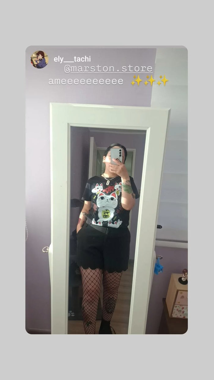 Foto real de cliente - Polera Dandadan - Turbo Abuela - Negra