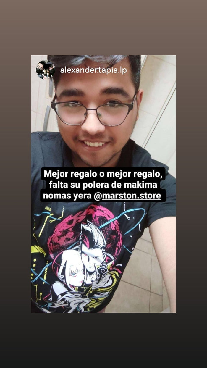 Foto real de cliente - Polera Cyberpunk - Lucy Kushinada x David Martinez
