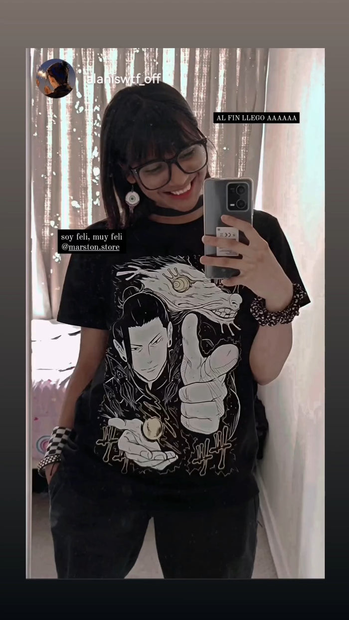 Foto real de cliente - Polera Jujutsu Kaisen - Suguru Geto