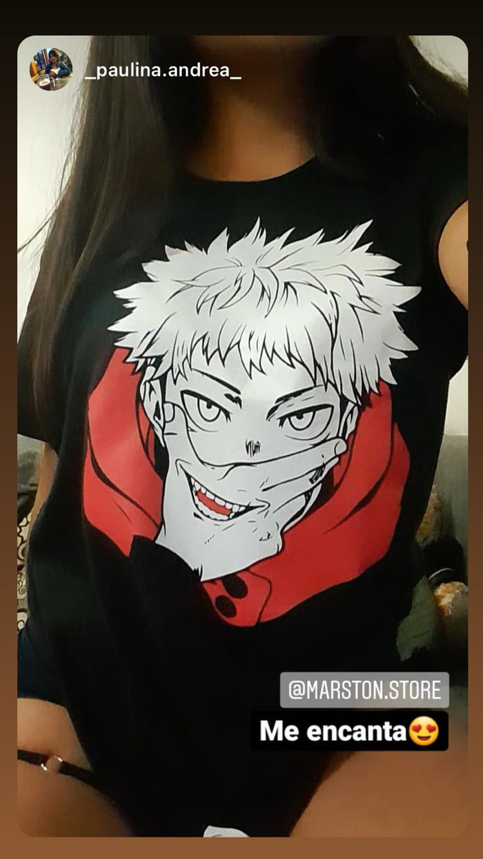Foto real de cliente - Polera Jujutsu Kaisen - Yuji Itadori