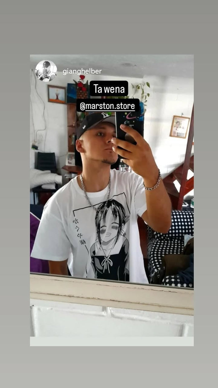 Foto real de cliente - Polera Kaguya Sama