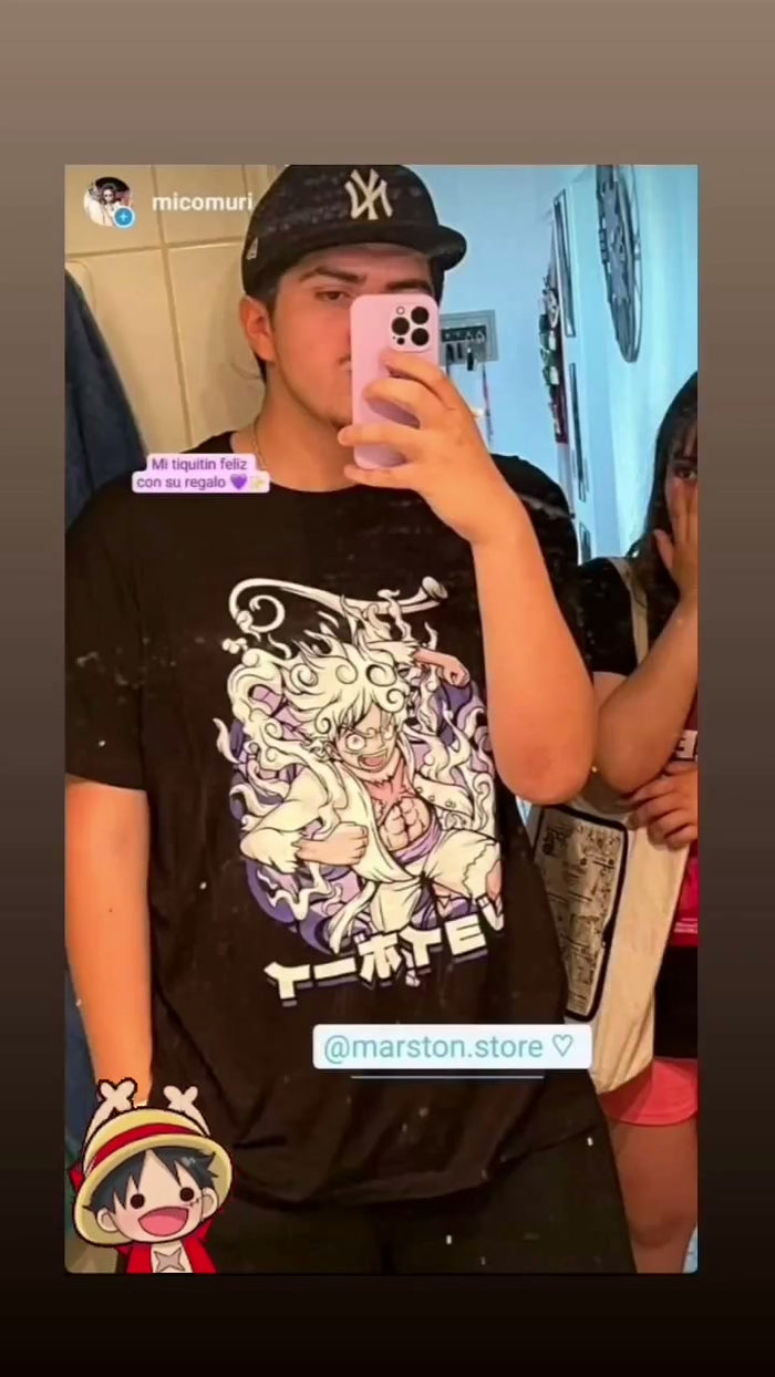 Foto real de cliente - Polera One Piece - Monkey D. Luffy Gear 5