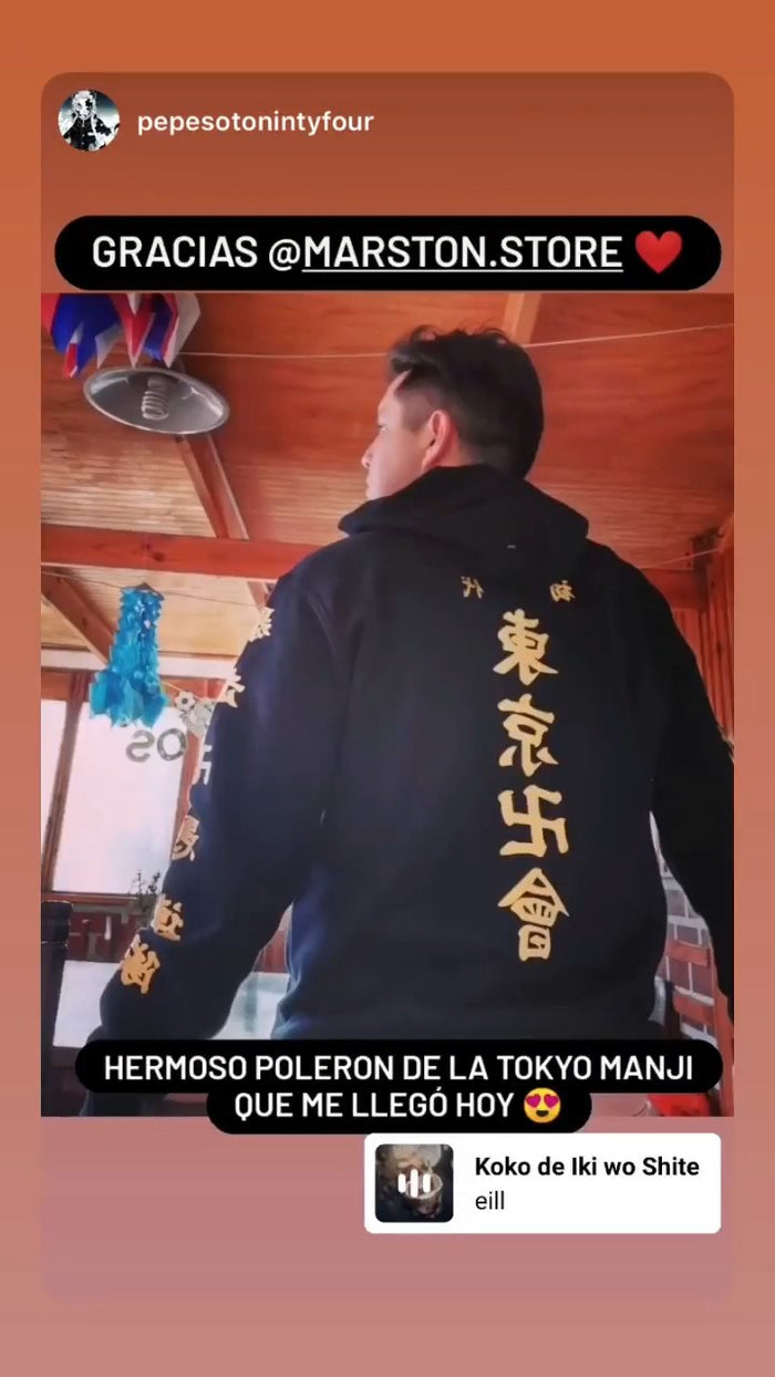 Foto real de cliente - Polerón Tokyo Revengers - Uniforme Tokyo Manji Gang