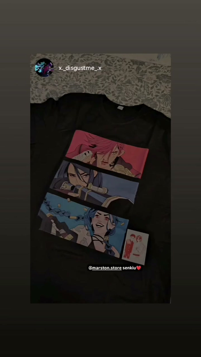 Foto real de cliente - Polera Arcane - Jinx - Vi - Caitlyn