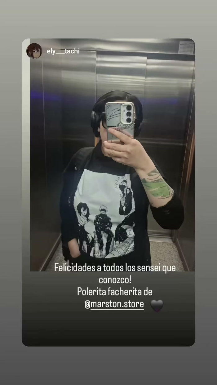 Foto real de cliente - Polera Aizawa - Satoru Gojo - Kakashi