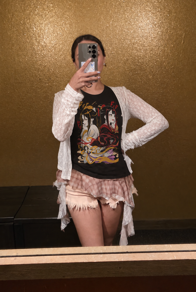 Foto real de cliente - Polera Though I Am An Inept Villainess