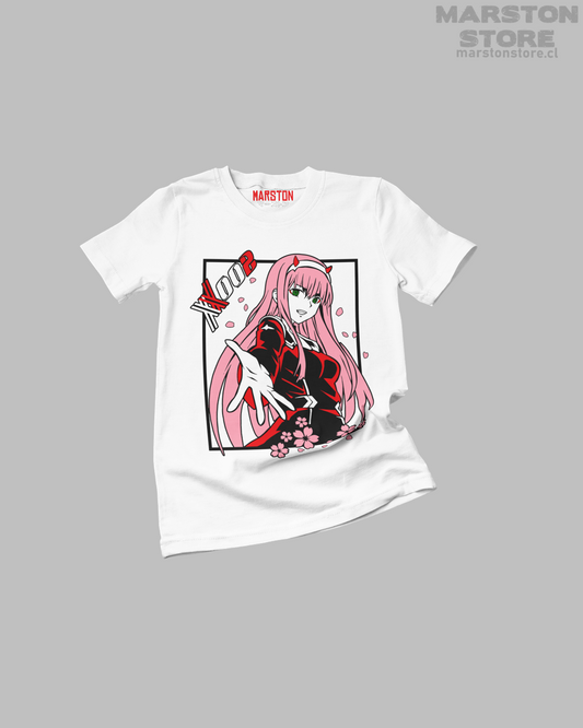 Polera blanca de Darling in the FranXX con Zero Two