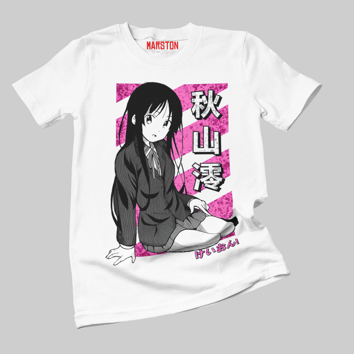 Polera blanca de K-On! con Mio Akiyama