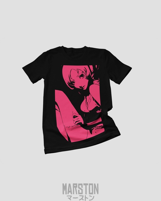 Polera negra con diseño de Catherine