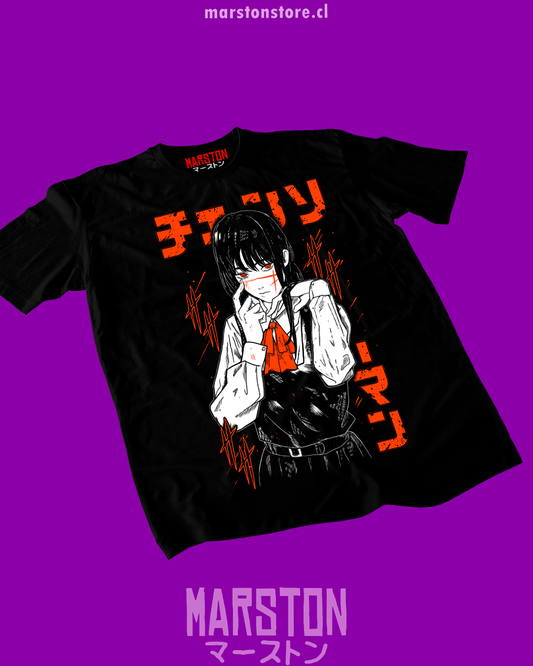 Polera negra Chainsaw Man con diseño de Asa Mitaka
