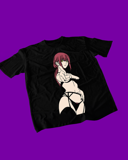 Polera negra Chainsaw Man con diseño de Makima