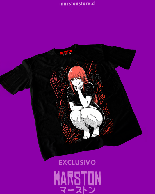 Polera negra Chainsaw Man con diseño de Makima