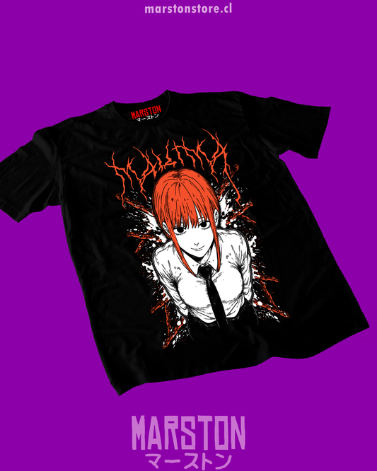 Polera negra Chainsaw Man con diseño de Makima