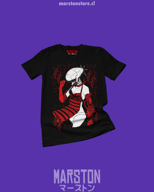 Polera negra Chainsaw Man con diseño de Reze