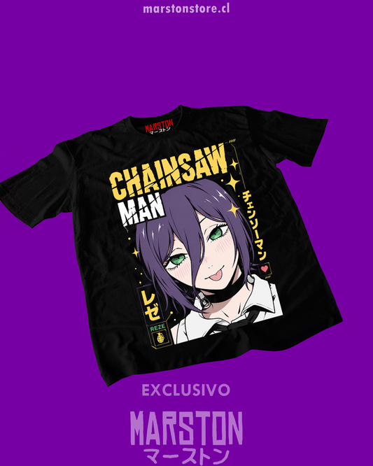 Polera negra Chainsaw Man con diseño de Reze