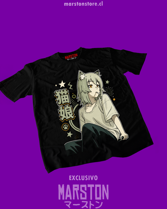 Polera negra Chainsmoker Cat con diseño de Aruko Sakai