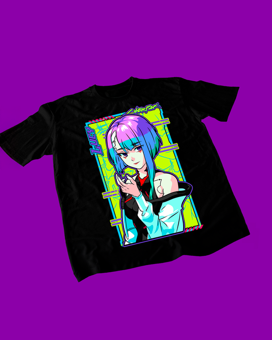 Polera negra de Cyberpunk: Edgerunners con diseño de Lucy Kushinada