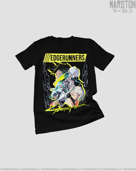 Polera negra de Cyberpunk: Edgerunners con diseño de Lucy Kushinada, Rebecca y David Martinez