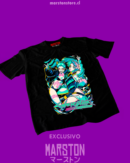 Polera negra de Cyberpunk: Edgerunners con diseño de Rebecca y Lucy Kushinada