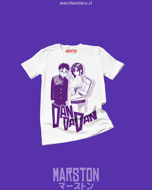 Polera con diseño de Dandadan