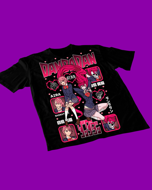 Polera negra Dandadan con diseño de Aira Shiratori