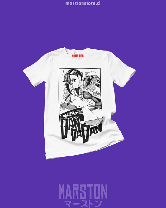 Polera Dandadan con diseño de Momo Ayase