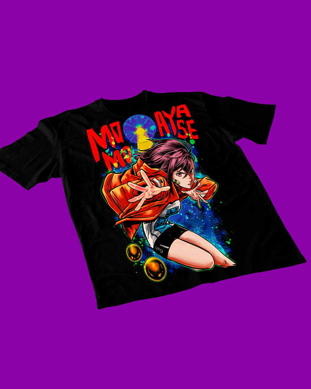 Polera negra Dandadan con diseño de Momo Ayase