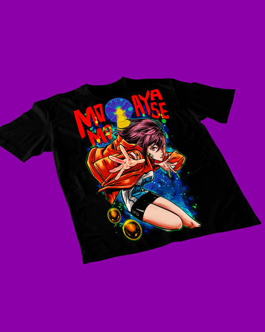 Polera negra Dandadan con diseño de Momo Ayase