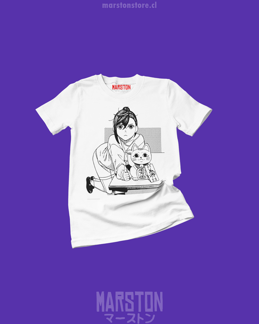 Polera blanca Dandadan con Momo Ayase y Turbo Abuela