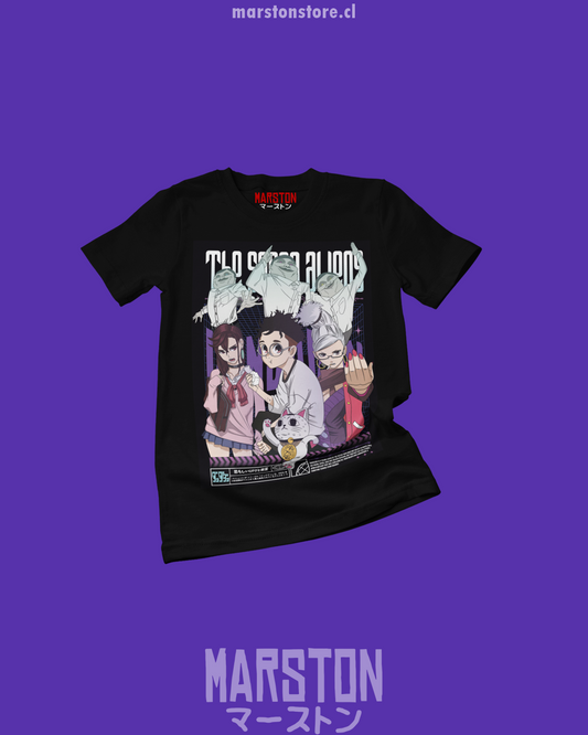 Polera negra con diseño de Dandadan