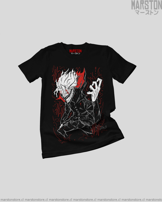 Polera negra Dandadan con diseño de Okarun