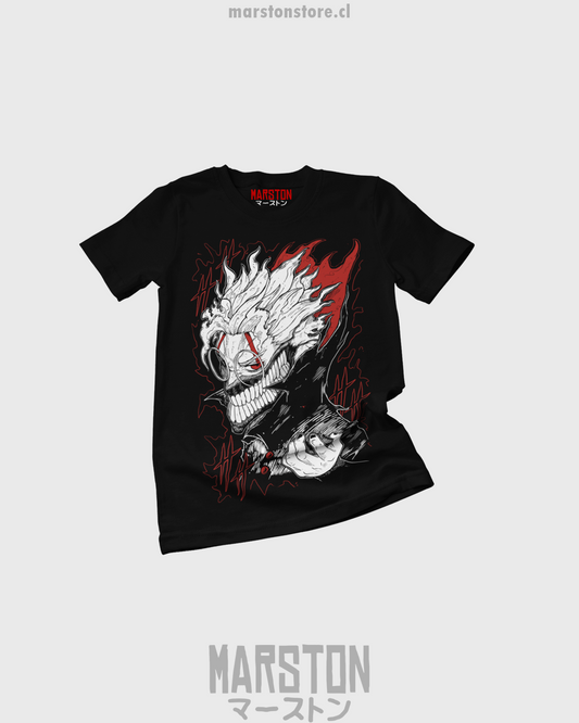 Polera negra Dandadan con diseño de Okarun
