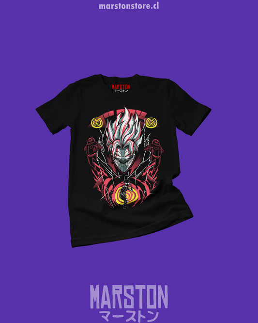 Polera negra Dandadan con diseño de Okarun