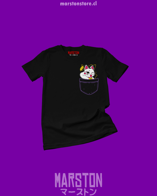 Polera negra Dandadan con diseño de bolsillo de Turbo Abuela