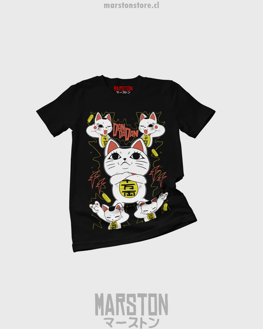 Polera negra Dandadan con diseño de Turbo Abuela
