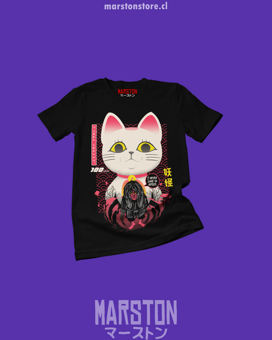Polera negra Dandadan con diseño de Turbo Abuela