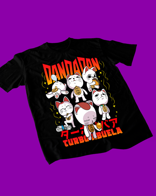 Polera negra Dandadan con diseño de Turbo Abuela